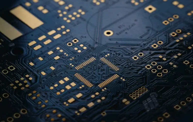 Китайські вчені створили аналоговий чіп - у 1000 разів швидший за Nvidia H100 - новини технологій 1