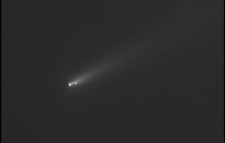 Комета C/2025 K1 (ATLAS) розкололася після зближення з Сонцем - астрономи зафіксували три фрагменти - новини науки 1