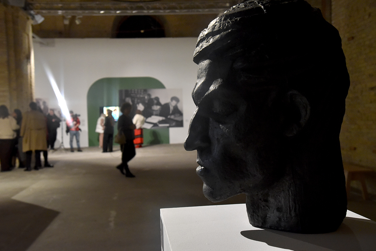 Мистецький арсенал презентував виставку про Василя Стуса - фото 29