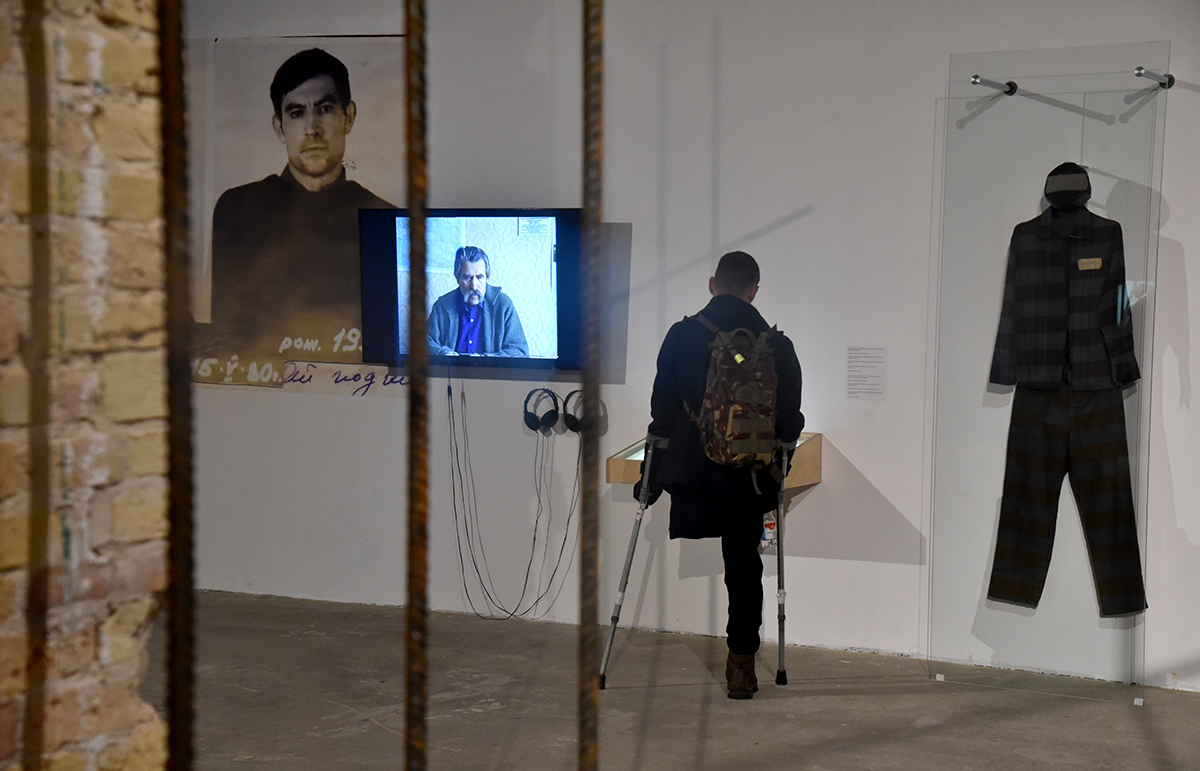 Мистецький арсенал презентував виставку про Василя Стуса - фото 30