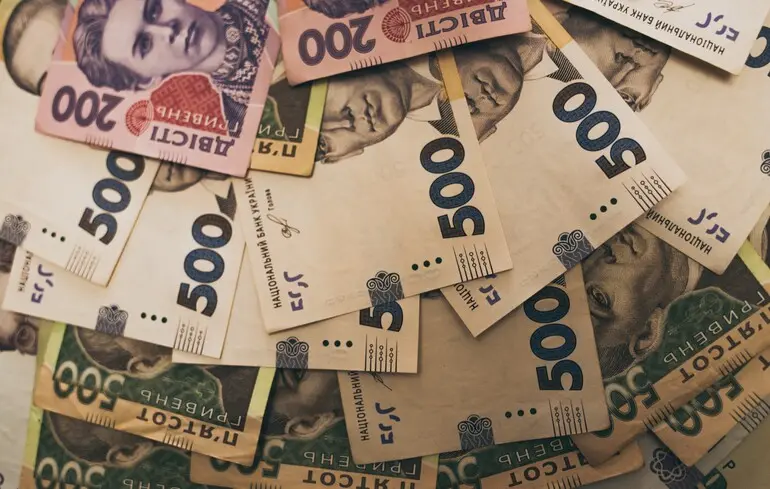 Підвищення зарплати вчителям на рівні трьох мінімалок - Освітній комітет звернувся до премʼєр-міністра - новини України 1