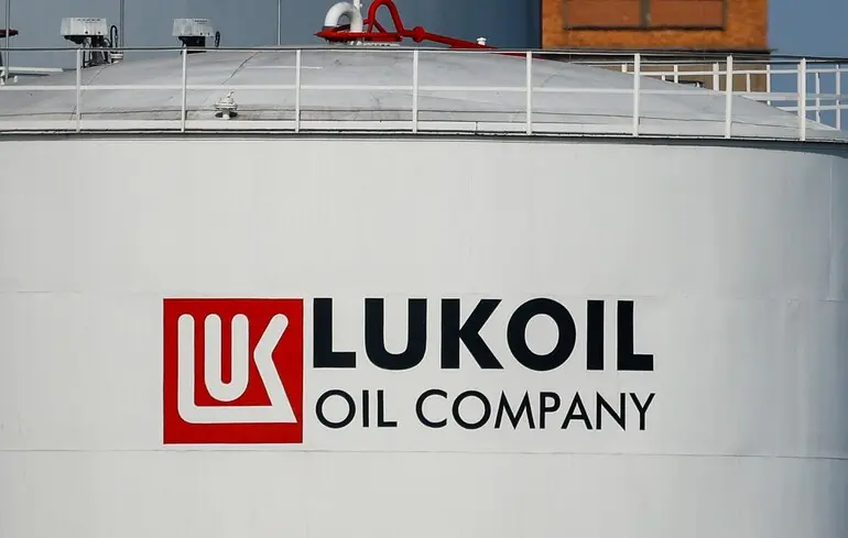 Санкції проти РФ - санкції проти Роснєфті та Лукойлу зменшують доходи Росії від нафти 1