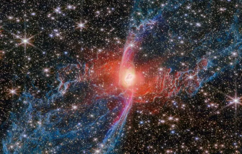 Туманність Червоний павук - телескоп Джеймс Вебб зробив знімок туманності - фото 1