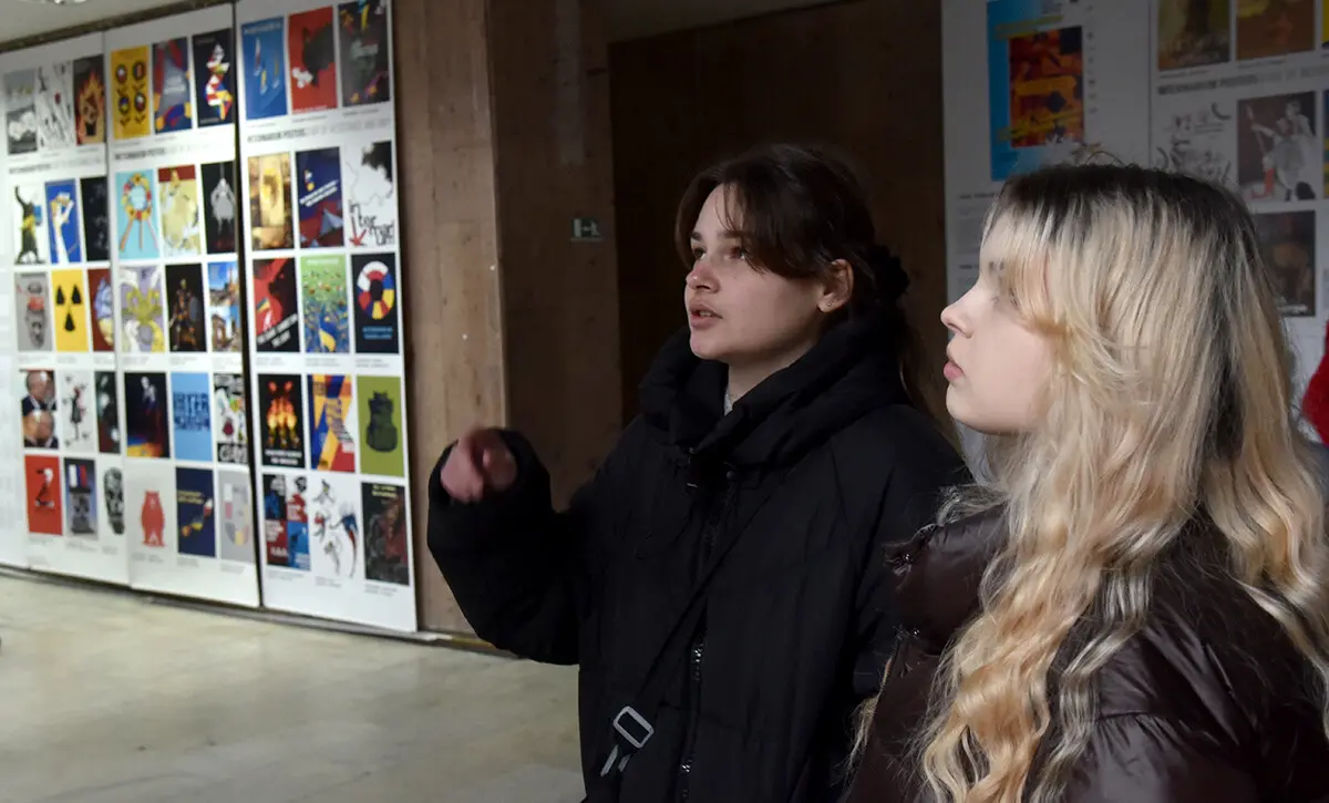 У Києві відкрилась виставка студентських плакатів, які стали інструментом культурної дипломатії 11