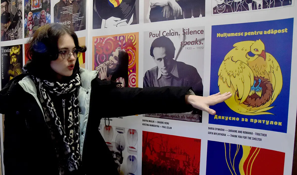 У Києві відкрилась виставка студентських плакатів, які стали інструментом культурної дипломатії 13