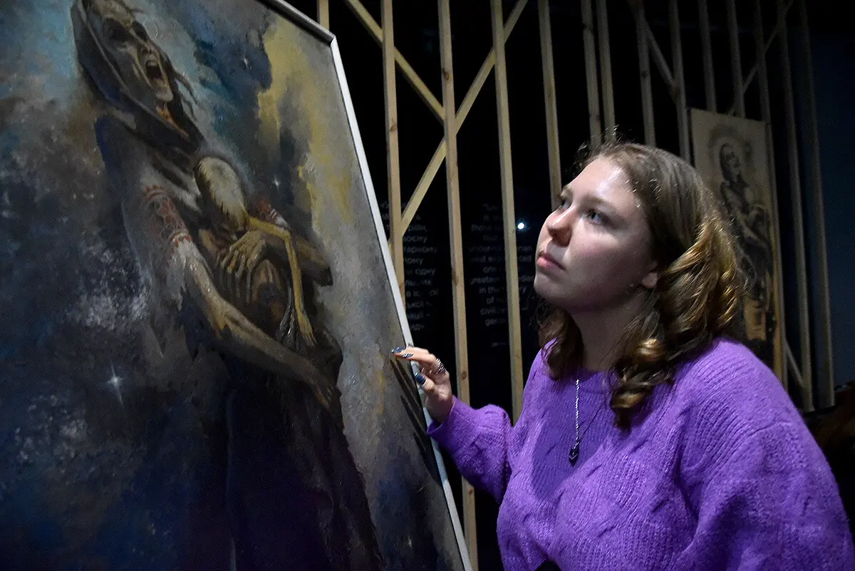 У Музеї Голодомору після реставрації презентували першу у світі картину про геноцид Рік 1933 14