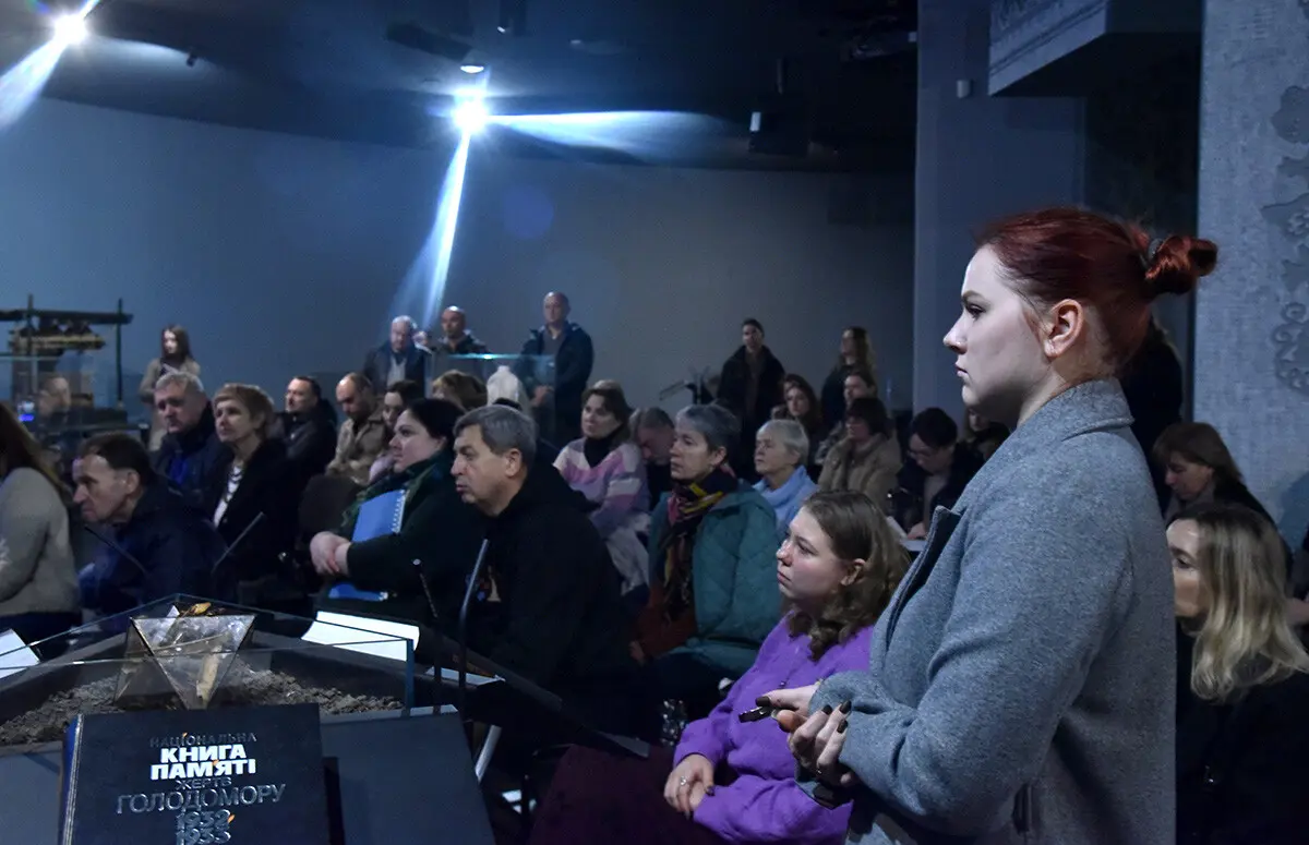 У Музеї Голодомору після реставрації презентували першу у світі картину про геноцид Рік 1933 8