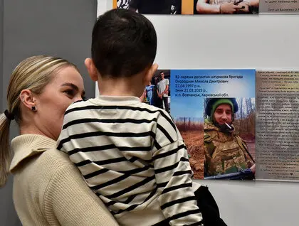 Виставка "Те, що болить" - у Києві презентували мистецький проєкт про особисті втрати на війні - фото 6