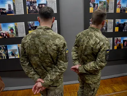 Виставка "Те, що болить" - у Києві презентували мистецький проєкт про особисті втрати на війні - фото 9