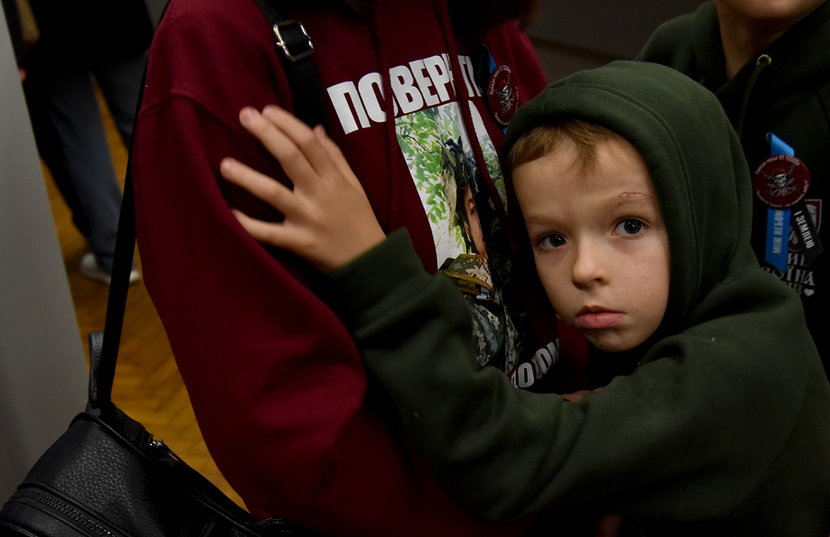 Виставка "Те, що болить" - у Києві презентували мистецький проєкт про особисті втрати на війні - фото 34