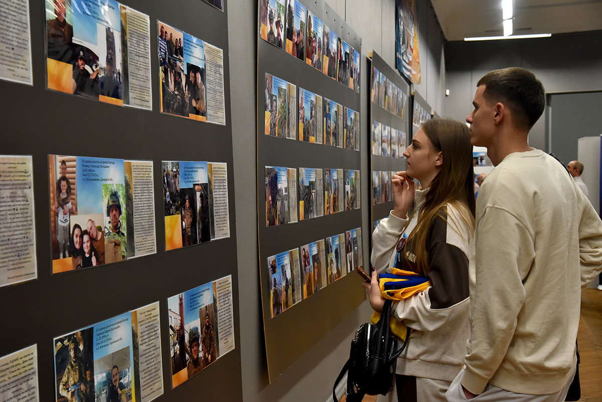 Виставка "Те, що болить" - у Києві презентували мистецький проєкт про особисті втрати на війні - фото 32