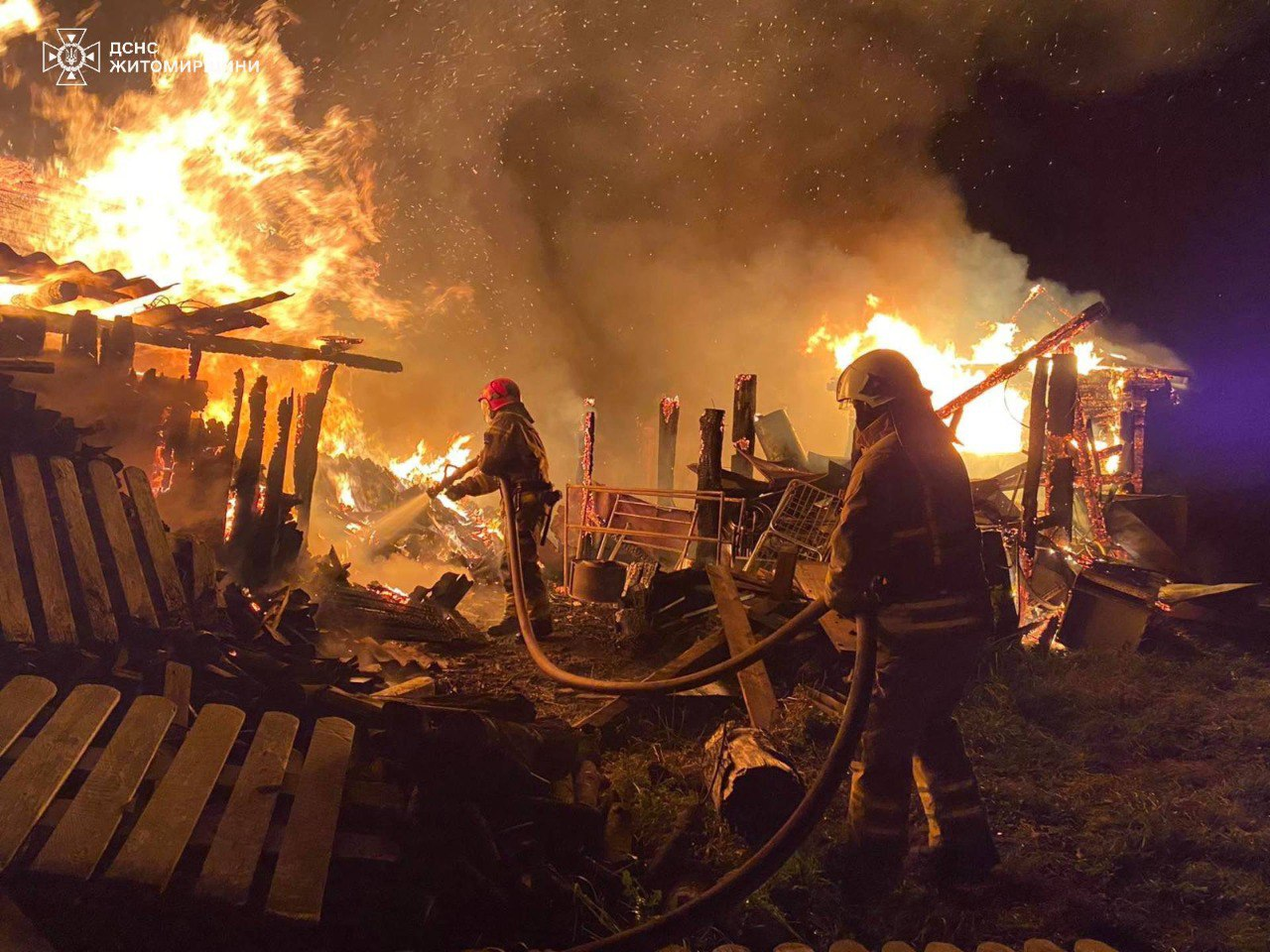 Вогонь охопив будинок на Житомирщині - двоє людей загинули, ще двоє в лікарні 2