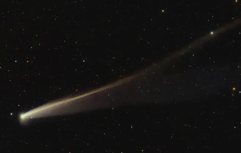 Золота комета - C/2025 K1 (ATLAS) змінилася після зустрічі із Сонцем - фото 1