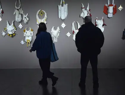 100 кіз Лесі Патоки - в Українському Домі відкрили виставку обрядових масок - фото 4