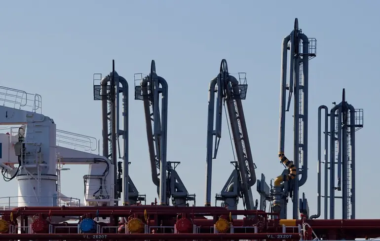 Ціни на нафту падають після переговорів США і РФ у Москві щодо миру в Україні 1