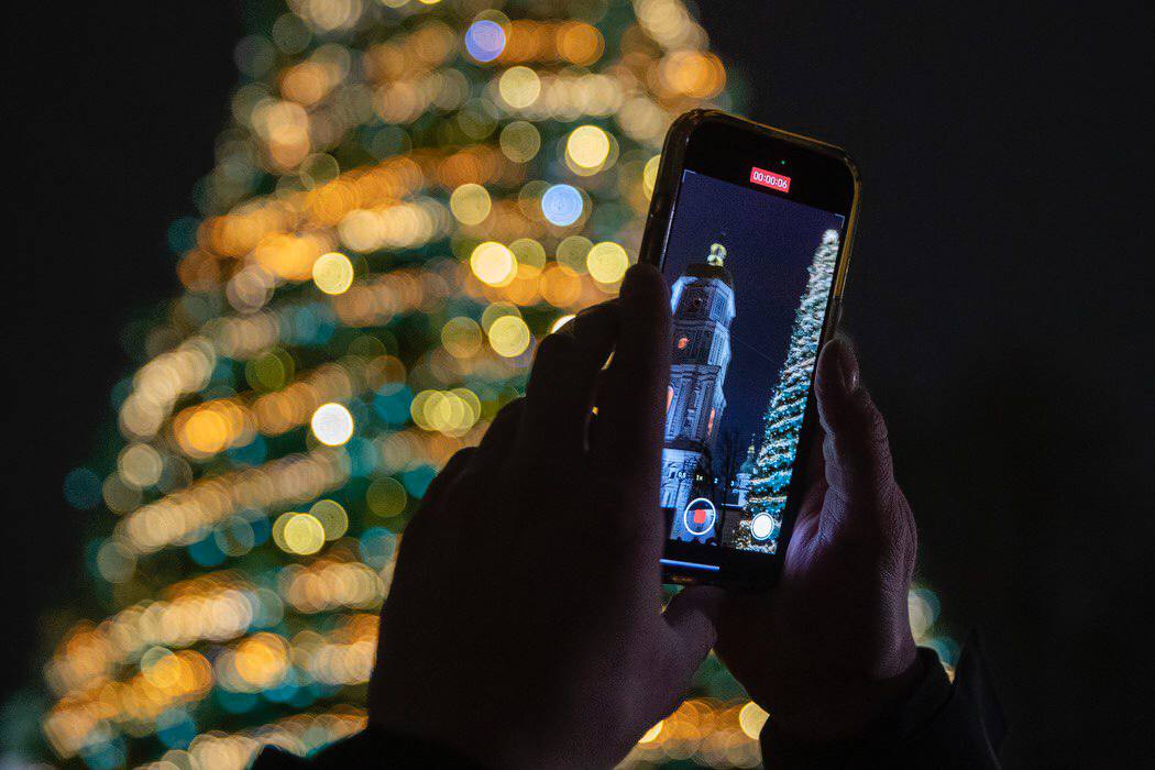 оловна ялинка України 2025 - на Софійській площі засяяли вогні - фото 6