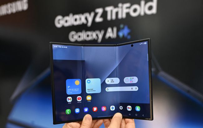 Samsung Galaxy TriFold - фото та характеристики телефону з трьома екранами | D.UA 1