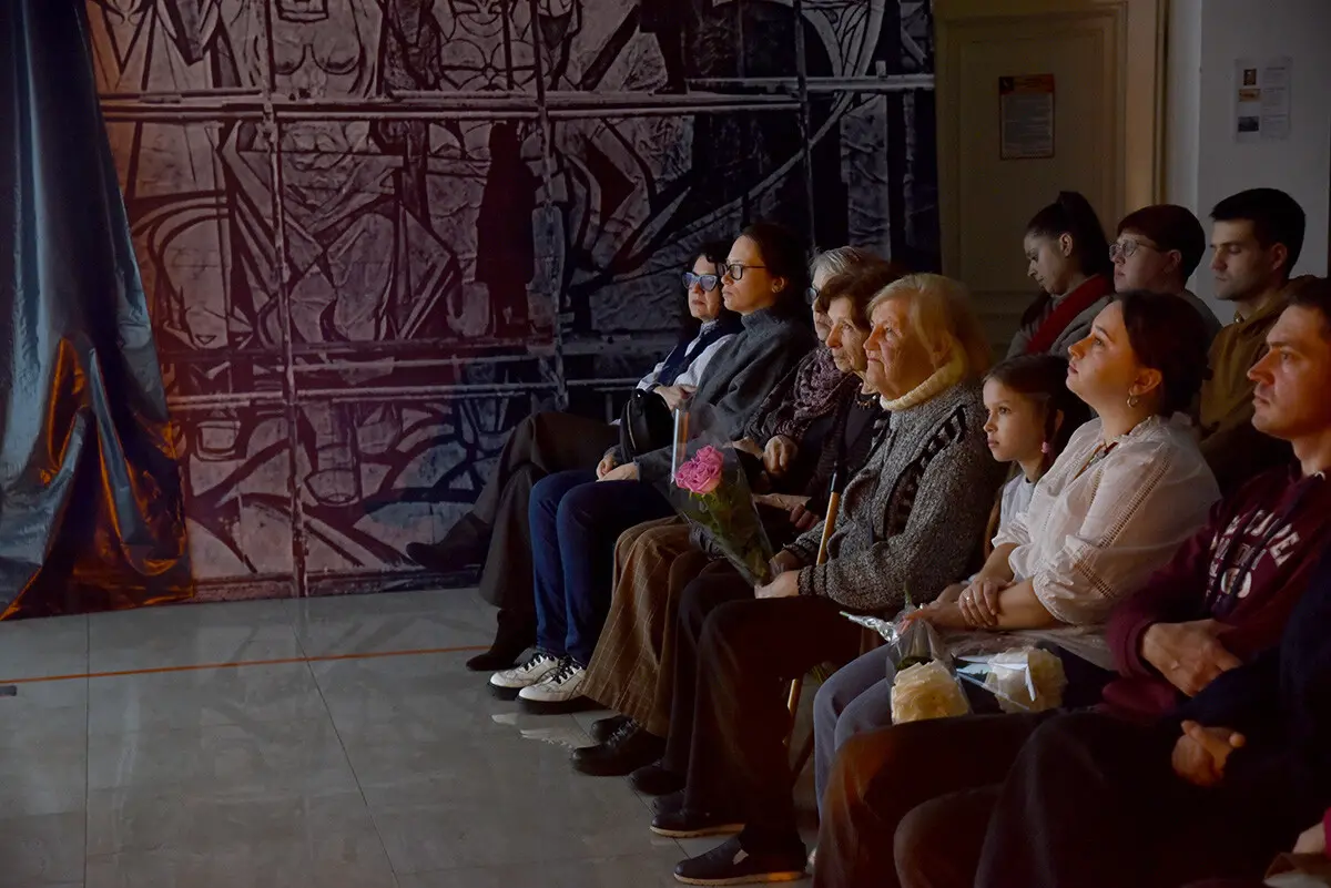 У Києві вшанували пам'ять Алли Горської: Театр ШАРЖ представив виставу Вітражі долі 12