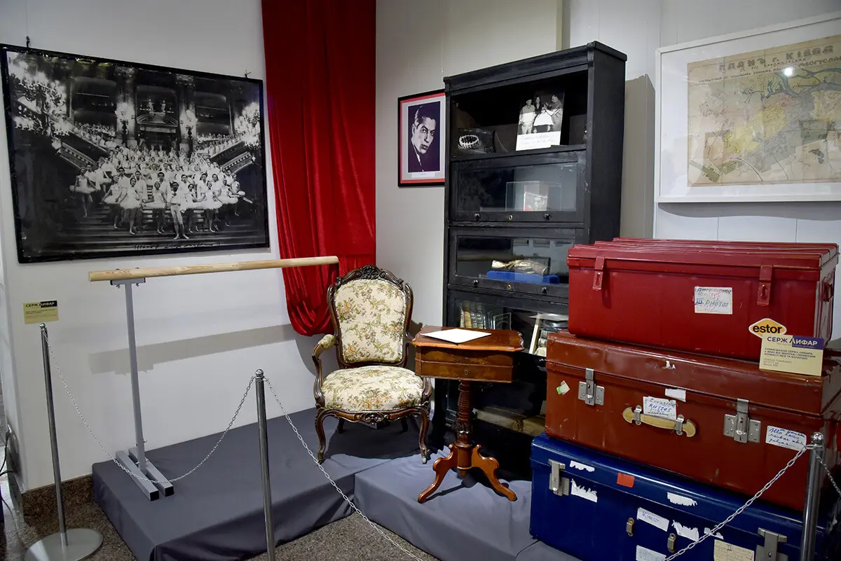 У столиці відкрилася масштабна виставка до 120-річчя легенди балету Сержа Лифаря - фото 18