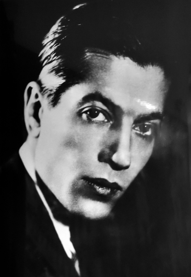 У столиці відкрилася масштабна виставка до 120-річчя легенди балету Сержа Лифаря - фото 41