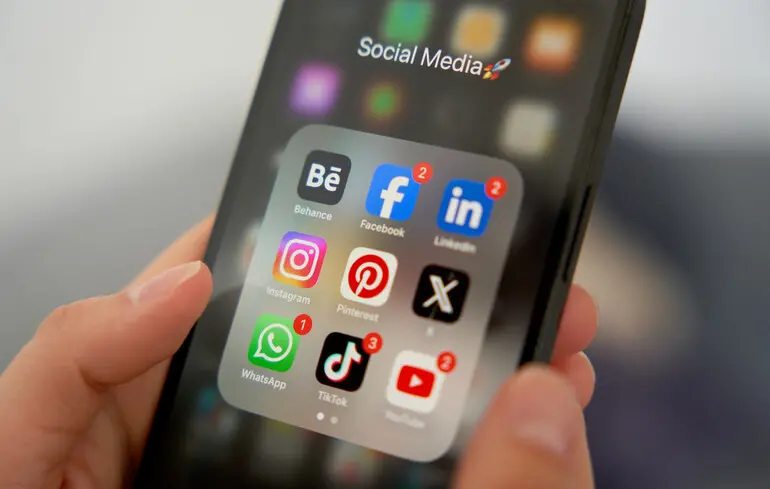 Заборона соцмереж для підлітків в Австралії може змінити глобальні правила - що відомо про новий закон - новини світу 1