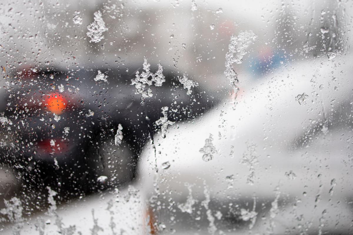 23 лютого в Києві очікується підвищення температури, однак погодні умови погіршаться через мокрий сніг. 1 23 лютого в Києві потеплішає, але погоду зіпсує мокрий сніг