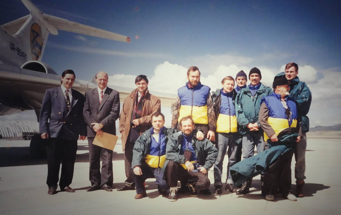 30 років у "клубі обраних": як Україна підкорювала Антарктику попри злидні 90-х 5