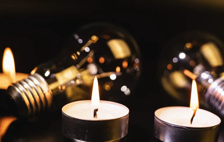 7 лютого в Україні відбувся обстріл, внаслідок якого російські війська завдали удару по ключових елементах енергетичної інфраструктури, зокрема по підстанціях та повітряних лініях напругою 750 кВ і 330 кВ. 1