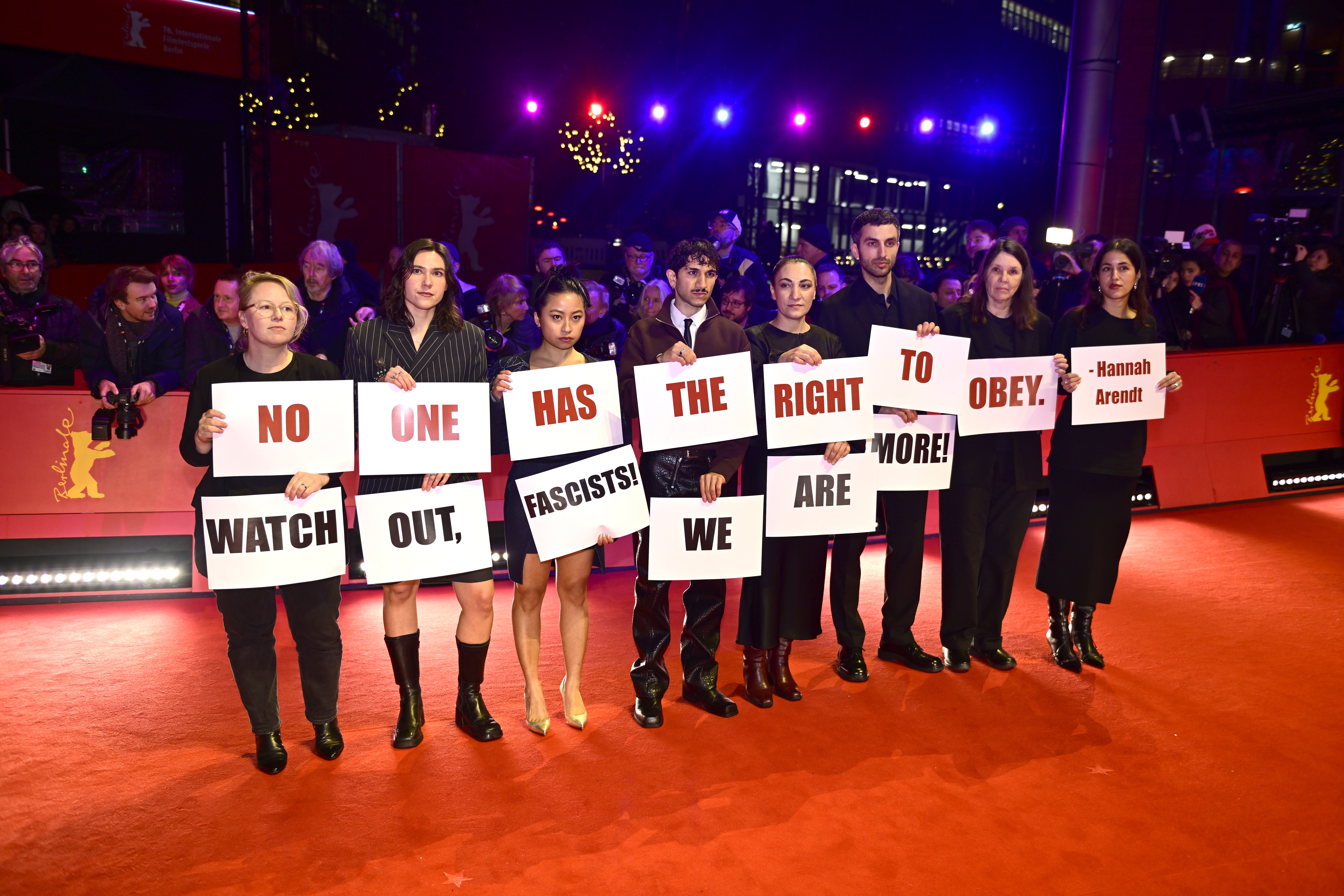 Берлінале-2026 відкрився політичними протестами та заявами - Вім Вендерс закликав відокремити кіно від політики - новини культури 4