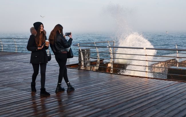 Без опадів, але з сюрпризами: яку погоду принесе завтра в Україну антициклон Heiko 1