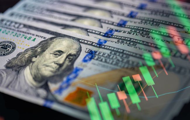Без різких стрибків? Чи втримається долар по 43 грн до кінця тижня і який можливий максимум 1
