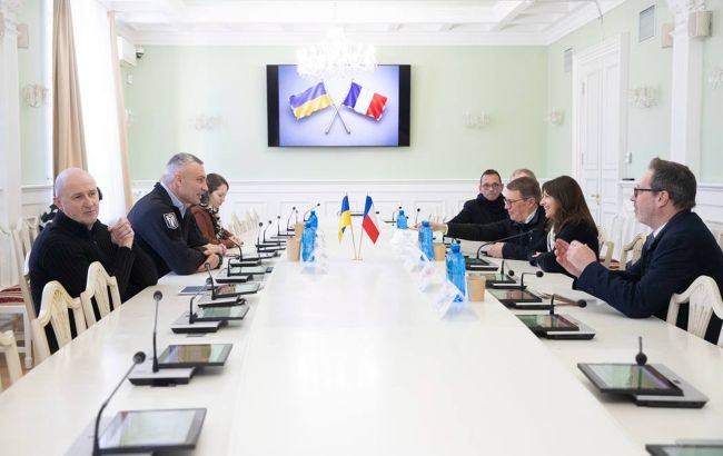 Більше світла для Києва. Кличко зустрівся з мером Парижа і повідомив про нову допомогу 1