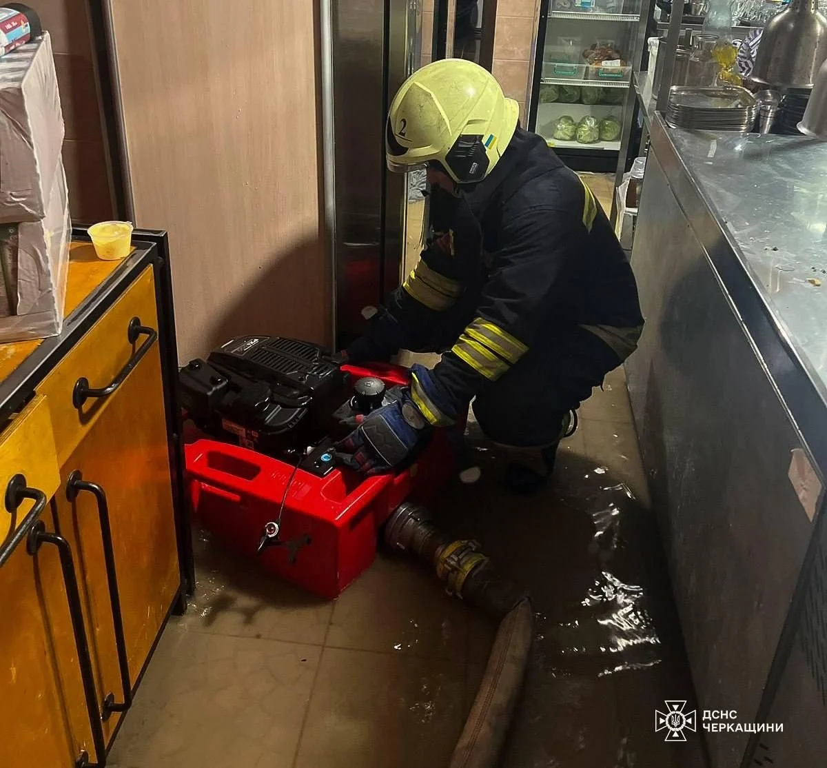 В Україні зафіксовано підтоплення територій внаслідок відлиги та опадів: де ситуація є найкритичнішою (фото, відео) 2 Частину України підтопило через відлигу та дощі: де ситуація найскладніша (фото, відео)