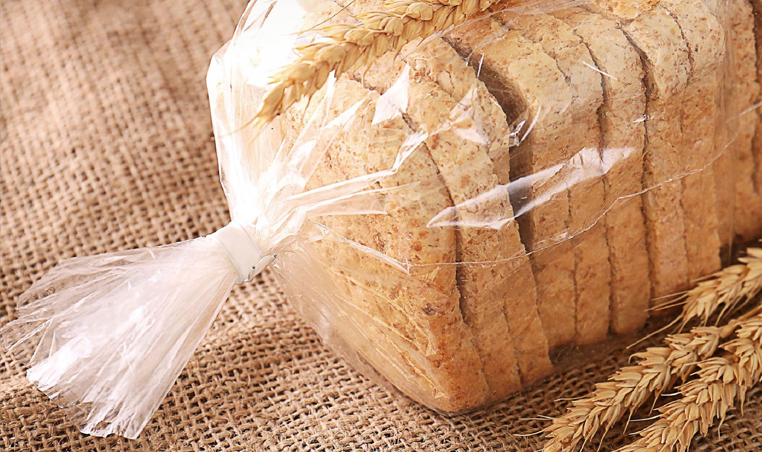 Унаслідок зростання витрат на електроенергію та заробітні плати, вартість хліба зростає. 1