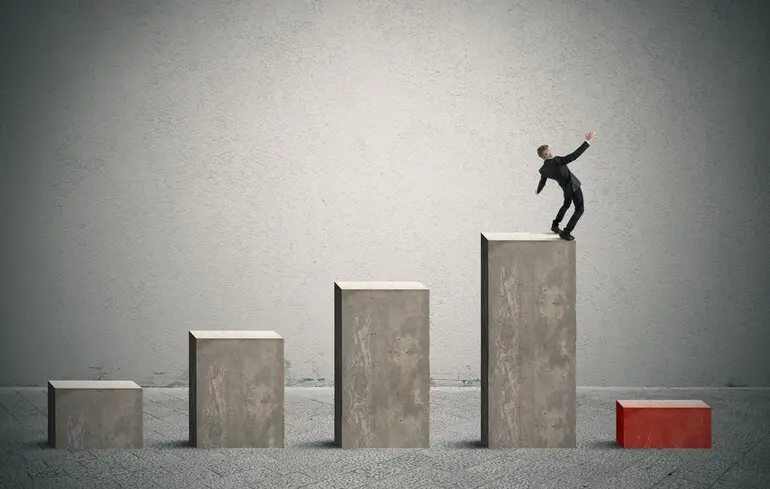 Індикатори зовнішньої вразливості України вказують на високу ймовірність економічної кризи. 1