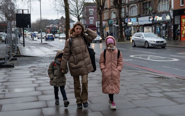 Кінець епохи щедрих виплат: в яких країнах ЄС допомогу українським біженцям урізали 1