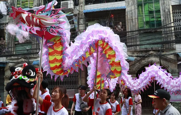 Китайський Новий рік став подією, схожою на Супербоул для технологічних гігантів. Компанії, такі як Alibaba, ByteDance та інші, проводять розіграші призів, щоб залучити користувачів. Китайський Новий рік став подією, схожою на Супербоул для технологічних гігантів. Компанії, такі як Alibaba, ByteDance та інші, проводять розіграші призів, щоб залучити користувачів. 1