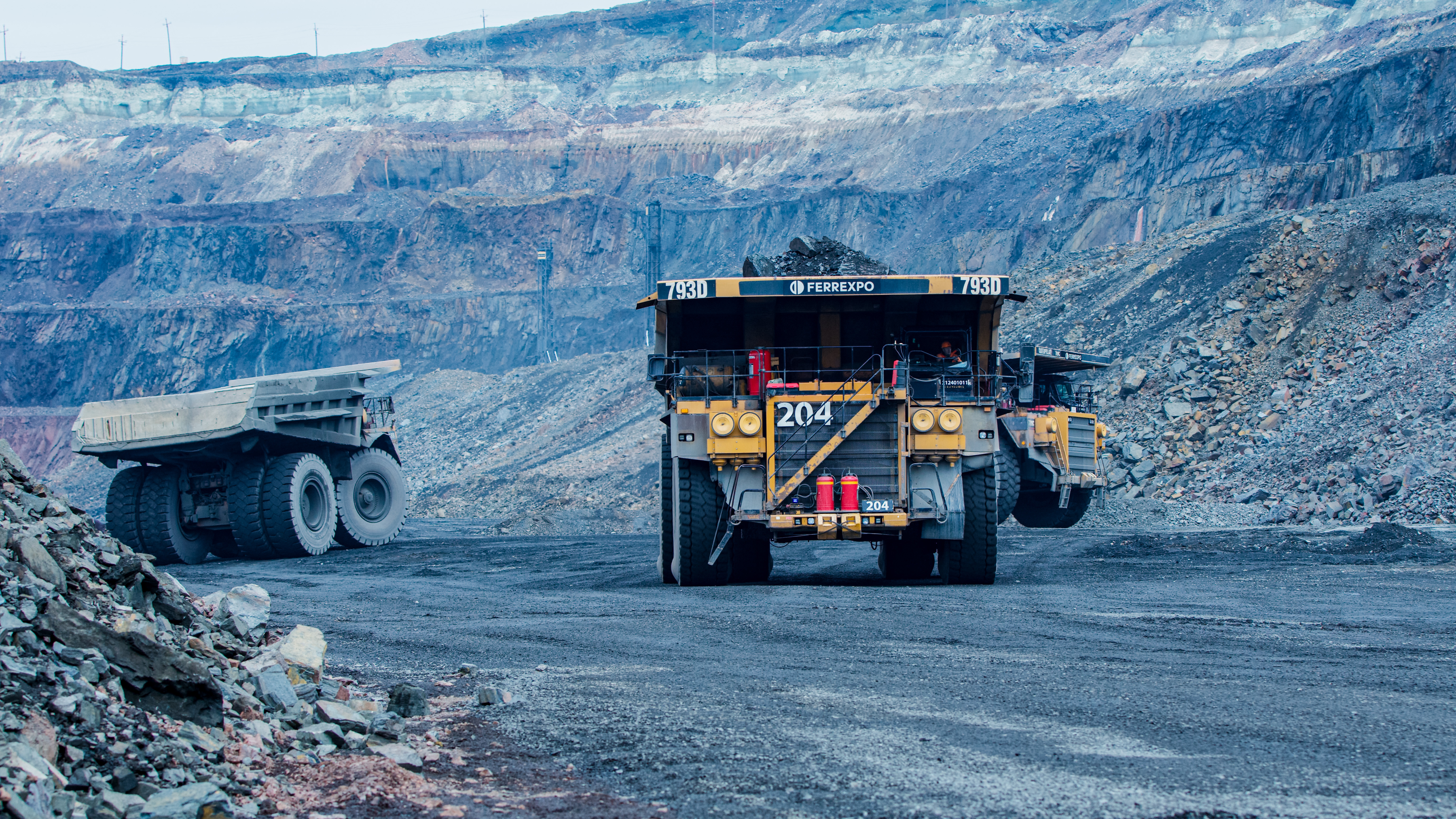 Княжицький: необхідно забезпечити захист української промисловості як від агресії Росії, так і від рейдерських атак. 1