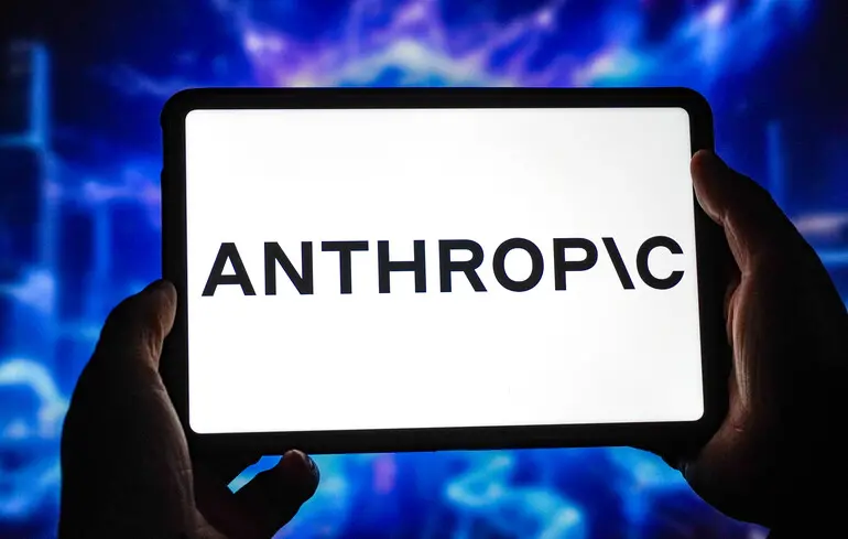 Компанія Anthropic виступає проти використання автономної зброї та систем спостереження. Пентагон розглядає можливість розірвання контракту з цим стартапом у сфері штучного інтелекту. 1