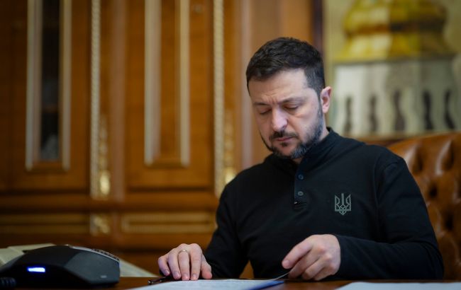 Кожна десята станція не працює без світла: Зеленський дав доручення щодо зв'язку 1