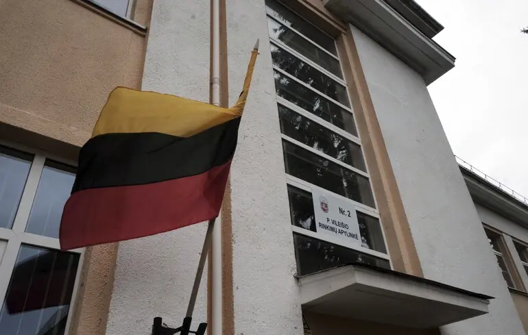 Литва закликала Європейський Союз розпочати обговорення щодо репараційної позики для України. 1