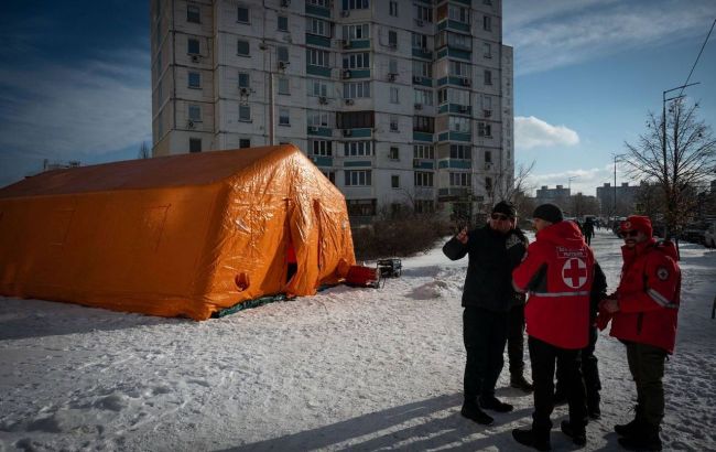 "Люди виснажені": у Києві досі 10% будинків без тепла, енергетикам готують ротацію 1