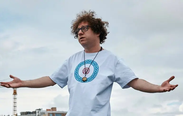 Міша Правильний зʼявився в поетичному відео З.С.У.В. - присвята роковинам повномасштабного вторгнення — новини культури 1