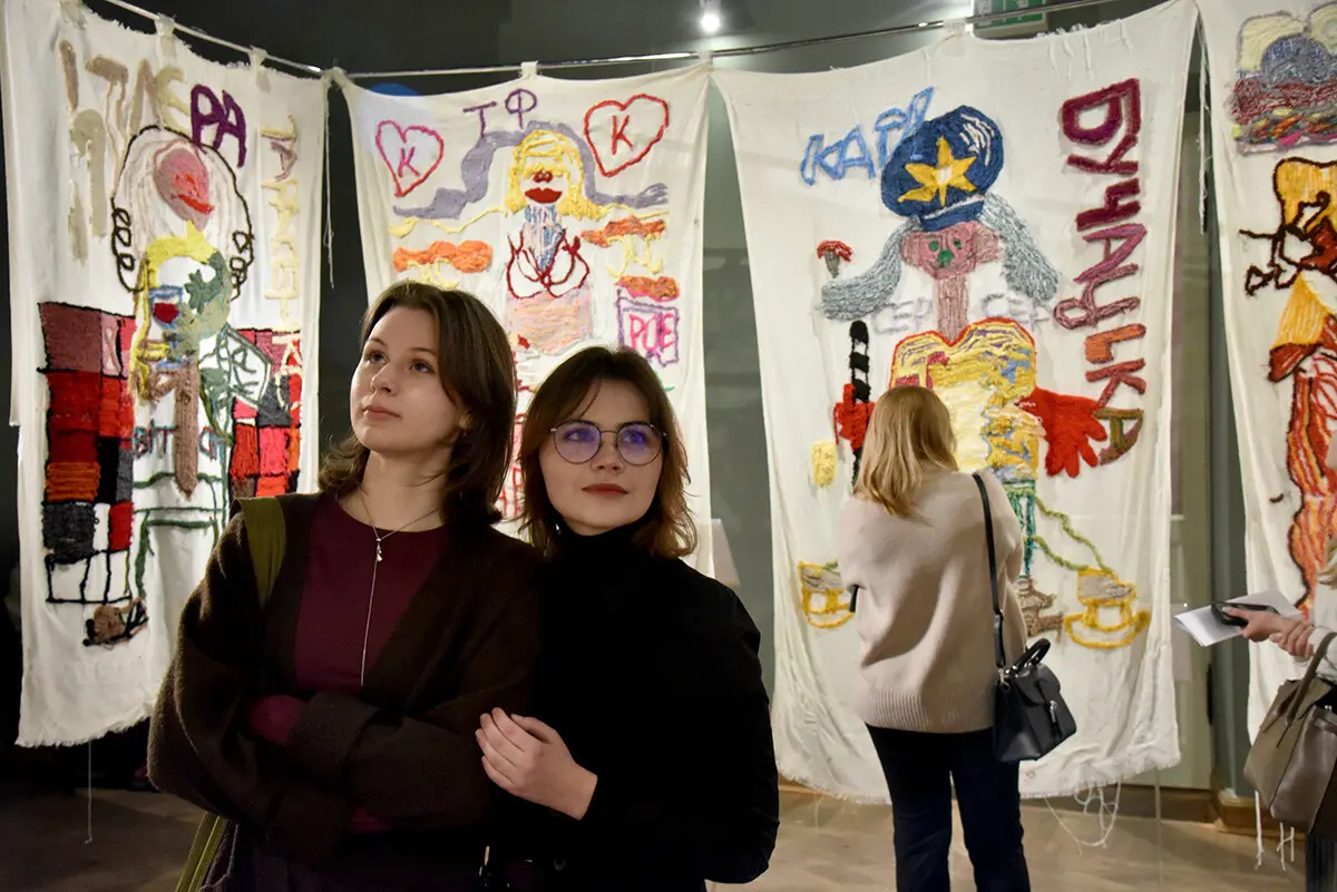 Мистецтво як передчуття раю: персональна виставка Анни Сапон у Музеї Ханенків 15