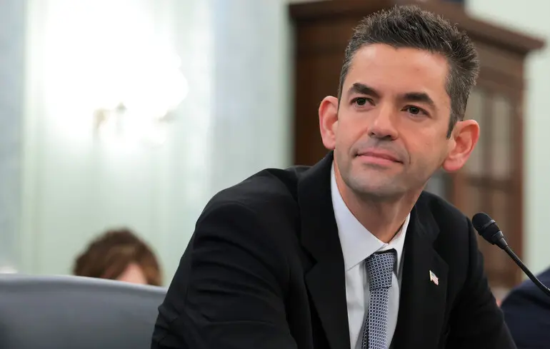 NASA знову відклало запуск Artemis II, який має облетіти Місяць, через технічну несправність ракети Space Launch System. NASA знову відклало запуск Artemis II, який має облетіти Місяць, через технічну несправність ракети Space Launch System. 1