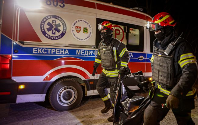 Нічний обстріл Херсона: росіяни вдарили з РСЗВ по житлових кварталах, є поранені 1