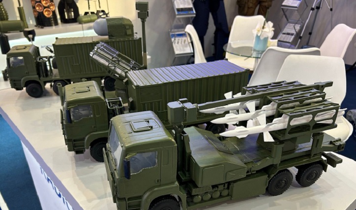 Новий український зенітний ракетний комплекс «Шершень» має можливість здійснювати вогонь п’ятьма різними типами ракет. 1