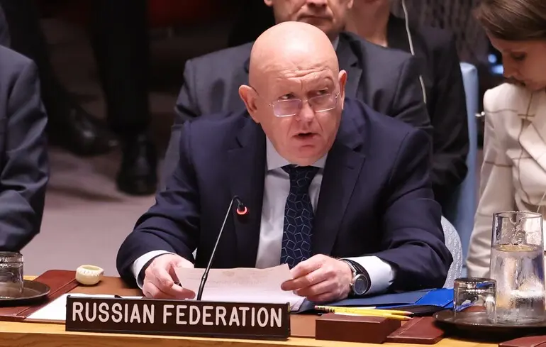 Нєбєнзя представляв себе як українця під час засідання Ради Безпеки ООН. Нєбєнзя представляв себе як українця під час засідання Ради Безпеки ООН. 1