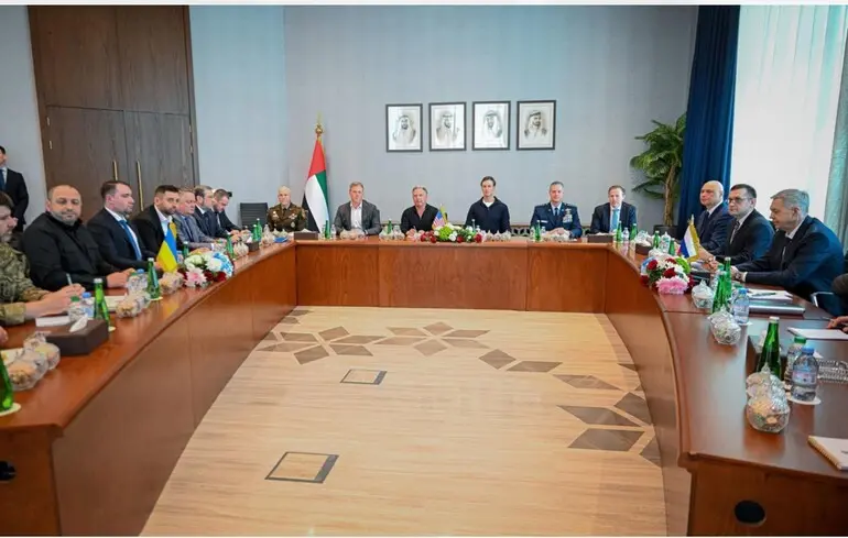 Переговори між Україною, США та Росією можуть призвести до мирного врегулювання вже в березні. 1