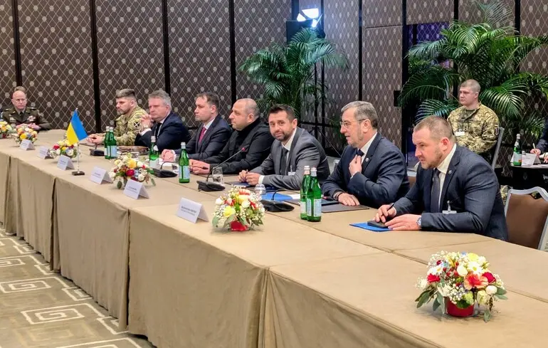 Переговори, що проходять у Женеві, демонструють позицію українських представників. Переговори, що проходять у Женеві, демонструють позицію українських представників. 1